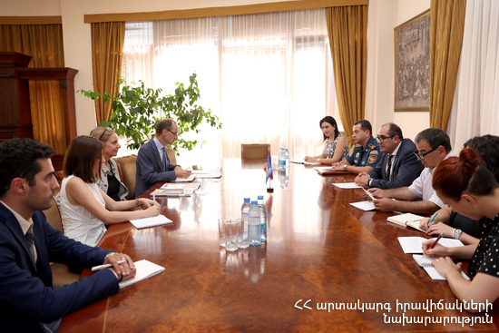 Հրաչյա Ռոստոմյանն ընդունել է ՄԱԿ-ի փախստականների հարցերով գերագույն հանձնակատարի տարածաշրջանային ղեկավարին