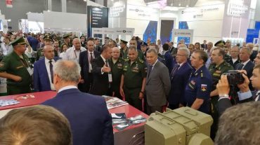 ՌԴ պաշտպանության նախարարն այցելել է ռազմատեխնիկական ցուցահանդեսի հայկական տաղավար