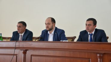 ԿԳ նախարարը կոչ է արել բացառել դրամահավաքը դպրոցներում