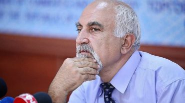 Պարույր Հայրիկյանը չի կարծում, թե որդու մոտից կարող էին դանակ հայտնաբերել, այն էլ՝ վտանգավոր