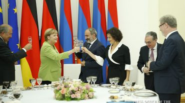 Անգելա Մերկելի հայաստանյան այցի խճանկարը