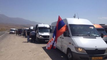 Ավելի քան 1000 մարդ Արցախից գալիս է Երևան՝ հանրահավաքին մասնակցելու