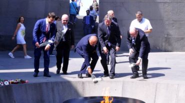 Իսրայելի ԱԳ փոխնախարարը Ծիծեռնակաբերդում հարգել է Հայոց ցեղասպանության զոհերի հիշատակը