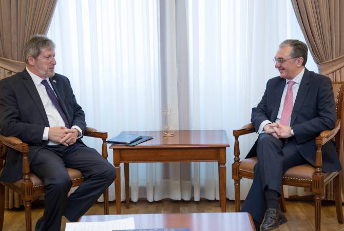 Զոհրաբ Մնացականյանն ընդունել է Իսրայելի ԱԳՆ գլխավոր տնօրենի տեղակալին