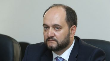 Նախարարը դպրոցի տնօրեններին շարունակ անվանում է ընտրակեղծարարներ. «Հրապարակ»