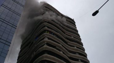 Մումբայում բազմահարկ շենք է այրվում