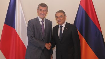 Արա  Բաբլոյանը հանդիպել է Չեխիայի վարչապետի հետ