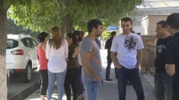 Արտաշատում առևտրականները բողոքի ակցիա են անցկացնում