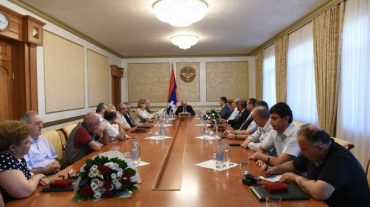 Բակո Սահակյանն ընդունել է ՀՀ պաշտպանության նախարարին կից հասարակական խորհրդի պատվիրակությանը
