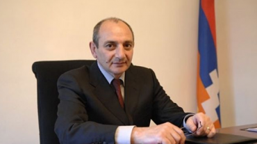 ԱՀ հռչակման 27-րդ տարեդարձի կապակցությամբ Բակո Սահակյանը պարգևներ է հանձնել