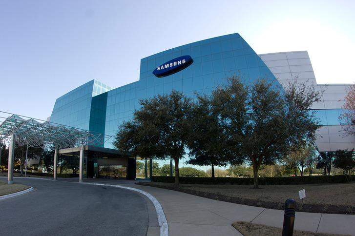 Samsung-ը կթողարկի պտտվող տեսախցիկով սմարթֆոն
