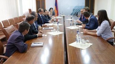 Արծվիկ Մինասյանը հանդիպել է «Swiss Reinsurance Company»-ի ներկայացուցիչների հետ