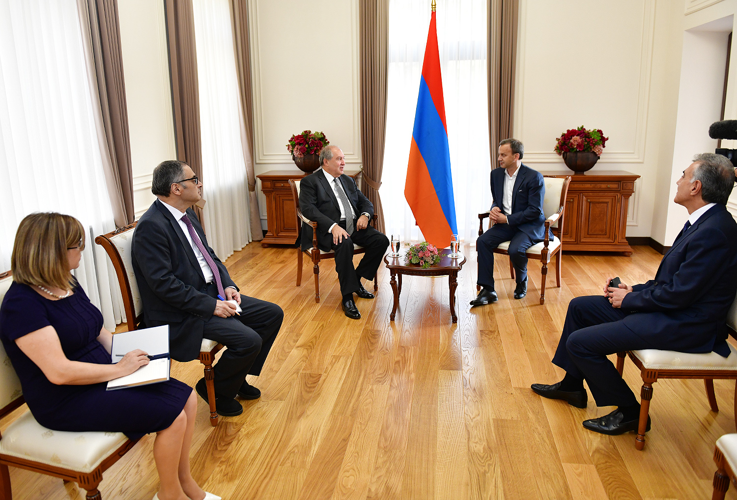 ՖԻԴԵ-ի նախագահի թեկնածուն տպավորված է ՀՀ-ում շախմատի դասավանդմամբ. հանդիպում նախագահի նստավայրում