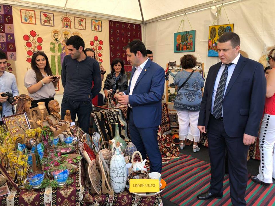 ՀՀ մարզերը՝ Հանրապետության հրապարակի Տոնական ավանում