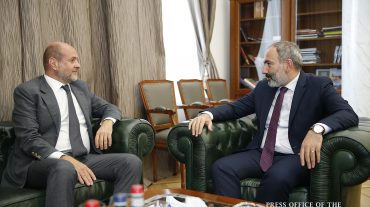 Վարչապետն ընդունել է բարերար Ալբերտ Պողոսյանին
