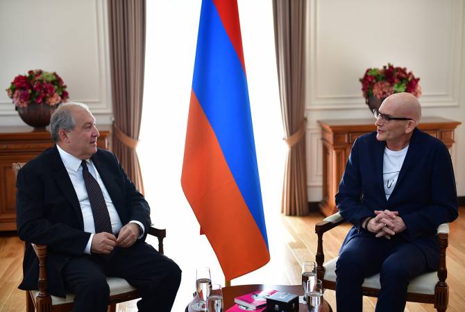 Արմեն Սարգսյանը հյուրընկալել է հայտնի շվեդ տնտեսագետ Կյել Նորդստրյոմին