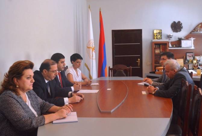 Լևոն Վահրադյանն ընդունել է ՀՀ-ում ՌԴ դեսպանին