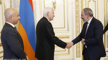 Վարչապետն ընդունել է ամերիկահայ անվանի բժիշկ Էրիկ Էսրաիլյանին և Կալիֆոռնիայի համալսարանի ռեկտորին