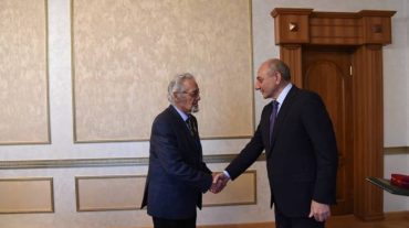 Բակո Սահակյանը հանդիպում է ունեցել ճանաչված մշակութային գործիչների հետ