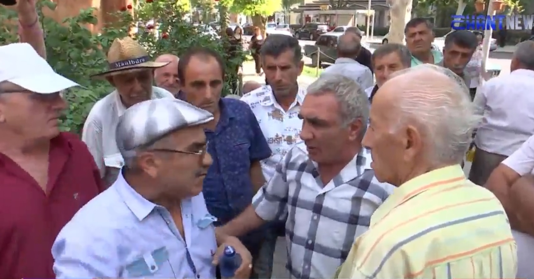Բողոքի ակցիա Էջմիածնում` ընդդեմ ԵԿՄ տարածքային խորհրդի նախագահի նշանակման