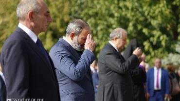Անկախության 27-րդ տարեդարձի առթիվ վարչապետն այցելել է «Եռաբլուր» պանթեոն