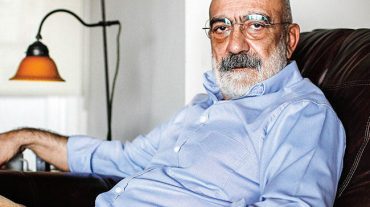 Հայտնի թուրք գրող Չեթին Ալթանի որդին բանտում գիրք է գրում Հայոց ցեղասպանության մասին