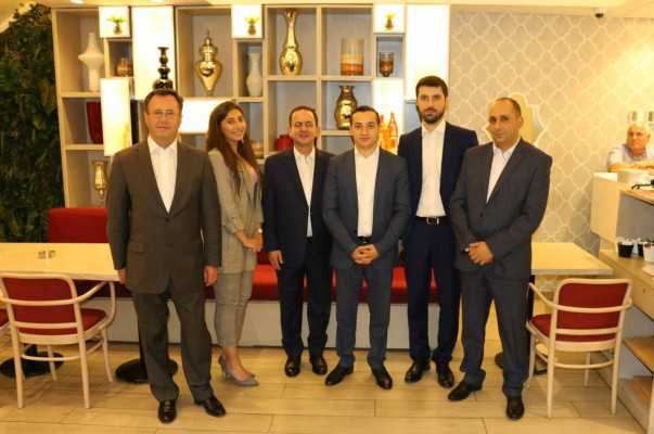 Մխիթար Հայրապետյանը հանդիպել է Լիբանանի զբոսաշրջության նախարար Ավետիս Կիտանյանի հետ