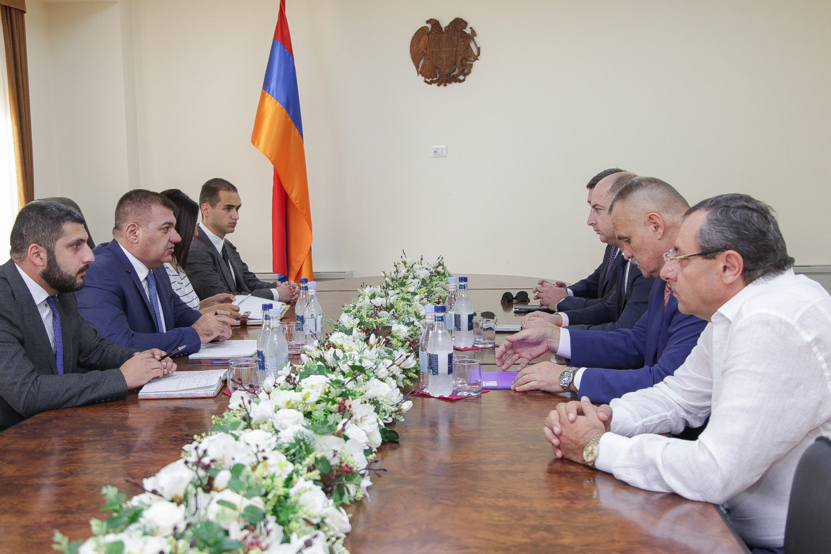«Վրացական երկաթուղու» տնօրենի հետ քննարկվել է հացահատիկային բեռների՝ ցամաքային փոխադրման արգելքի հարցը