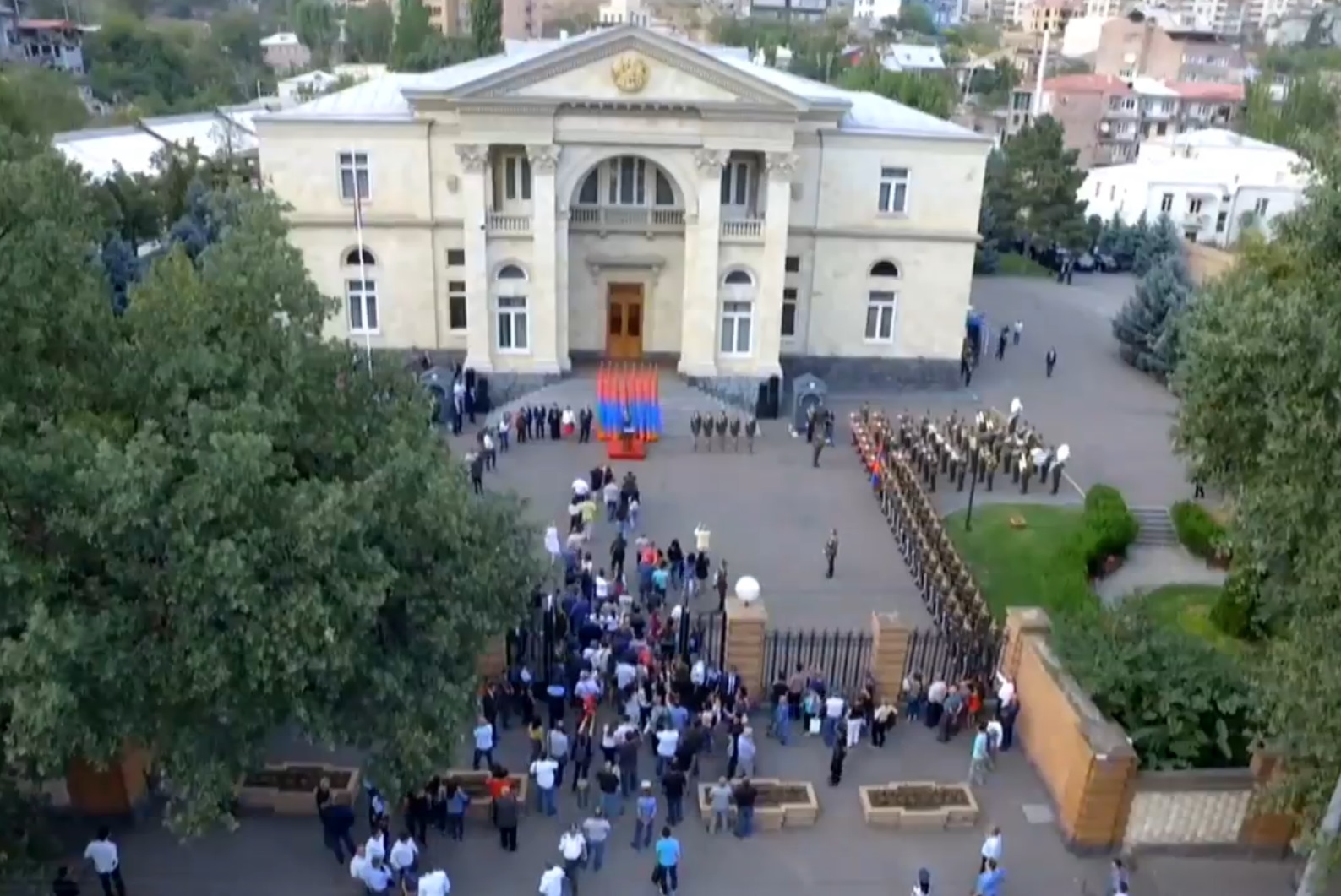 Բաղրամյան 26-ի դռներն այսուհետ բաց կլինեն քաղաքացիների համար