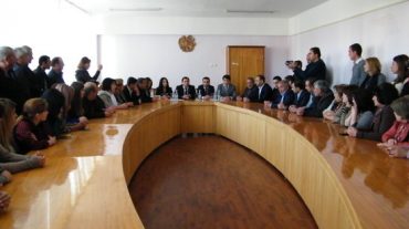 Սուրեն Պապիկյանը Հրազդանում ներկայացրել է նորընտիր քաղաքապետին