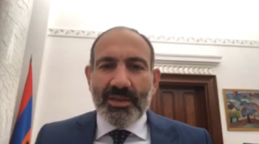 Փաշինյանն ընտանեկան լուսանկար է հրապարակել մետրոյի վագոնից