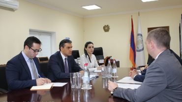 Կբարձրացվի արտագնա աշխատանքի մեկնող անձանց իրազեկվածության մակարդակը․ Պաշտպանն ընդունել է Հայաստանում Ռուսաստանի դեսպանին