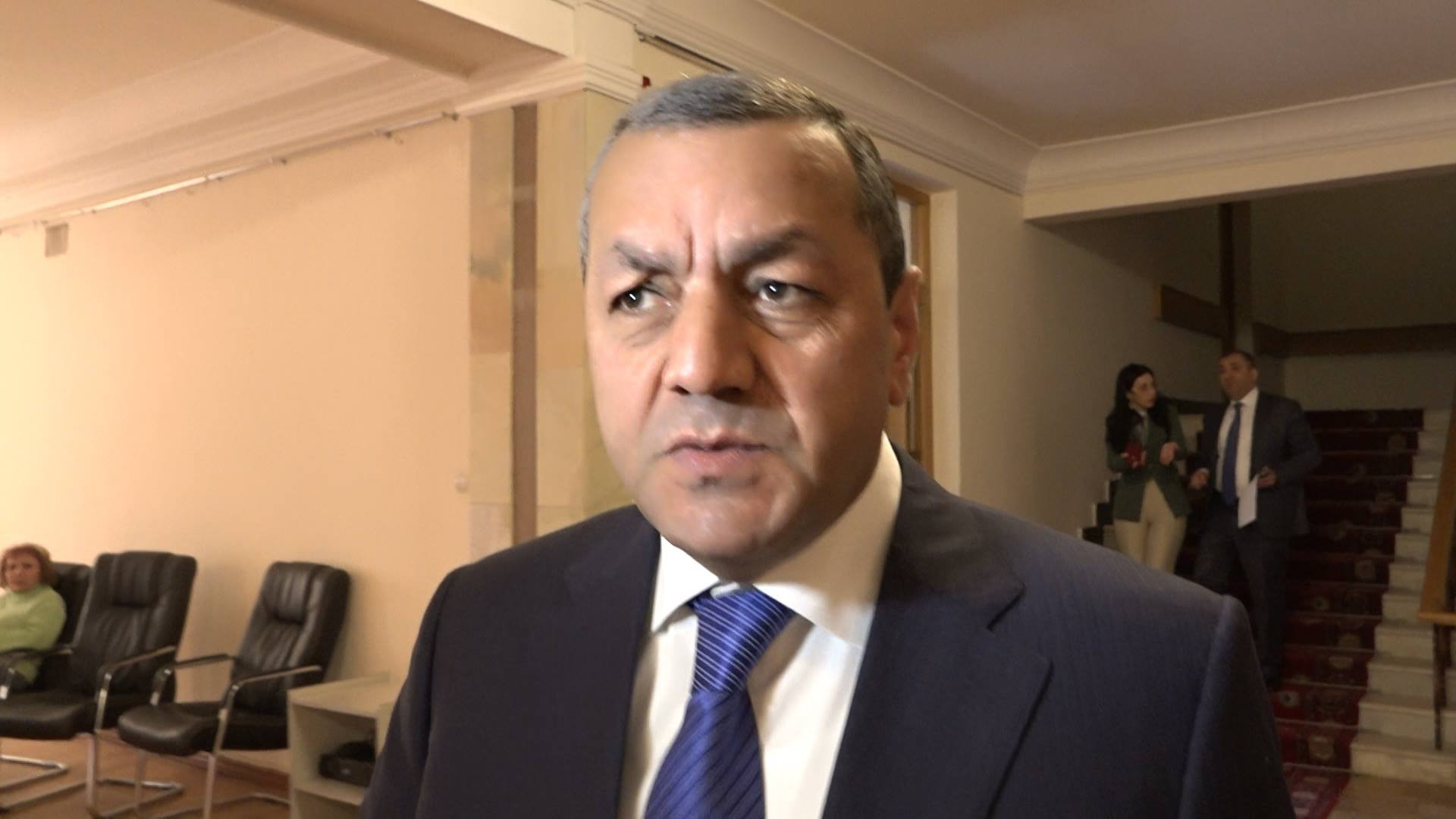 Ավշարի Արայիկի կողմնակիցներին բերման են ենթարկել ԱԺ տարածքում տեղի ունեցած միջադեպից հետո