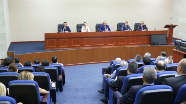 Արծվիկ Մինասյանը հրաժեշտի հանդիպում է ունեցել նախարարության աշխատակիցների հետ