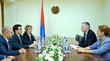 Հակոբ Արշակյանը ԱԶԲ Հայաստանի գրասենյակի ղեկավարի հետ քննարկել է բանկի օժանդակությամբ իրականացվող ծրագրերը