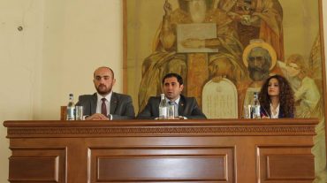 Սուրեն Պապիկյանն Արագածոտնի մարզում ներկայացրել է նորանշանակ մարզպետին
