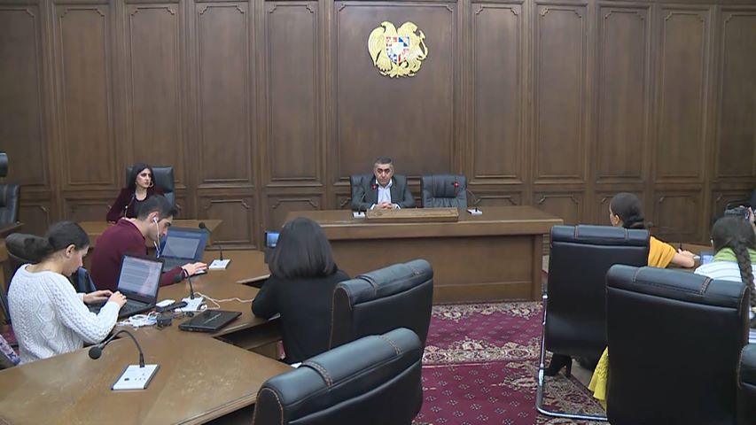 Մենք այս պահին ՀՀԿ-ի հետ ինչ-որ բաներ համատեղ անելու խնդիր չունենք. Արմեն Ռուստամյան