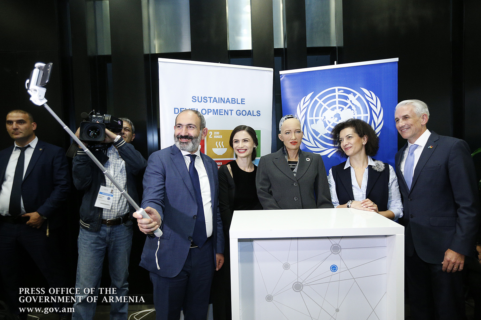 Վարչապետը մասնակցել է Ֆրանկոֆոնիայի գործարար համաժողովի փակման արարողությանը