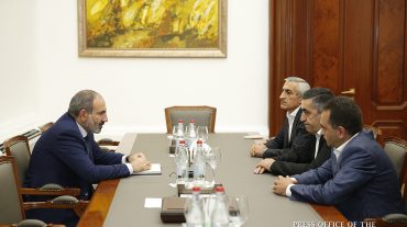 Վարչապետը ՀՅԴ ներկայացուցիչների հետ քննարկել է երկրում ստեղծված քաղաքական իրավիճակին վերաբերող հարցեր 