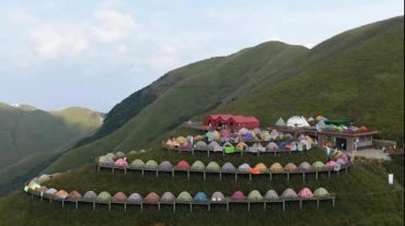 Չինացի զբոսաշրջիկներն ամրացրած վրանների թվով Գինեսի ռեկորդ են սահմանել