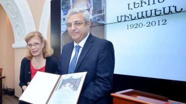 Իրանահայ բանասեր Լևոն Մինասյանի դուստրը Մատենադարանին նվիրաբերել է հնատիպ արժեքավոր գրքեր