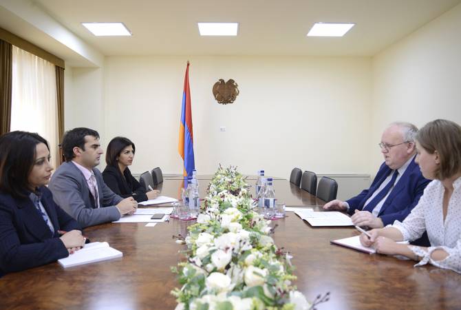 Հակոբ Արշակյանն ընդունել է Հայաստանում Լեհաստանի դեսպանին