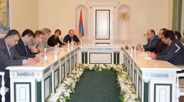 ՀՀ գլխավոր դատախազն ու օտարերկրյա փորձագետները քննարկել են անցումային արդարադատության իրականացմանն առնչվող հարցեր