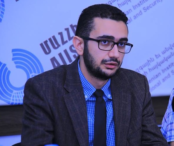 Էմոցիոնալ գնահատականներ չեմ կարող տալ. Միգրացիոն ծառայության պետը՝ ՌԴ-ում արտագնա աշխատանքի մեկնողների նկատմամբ խստացված հսկողության մասին