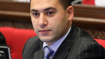 ԿԸՀ նիստում Ֆելիքս Ցոլակյանի մանդատը փոխանցվեց Մարտուն Գրիգորյանին