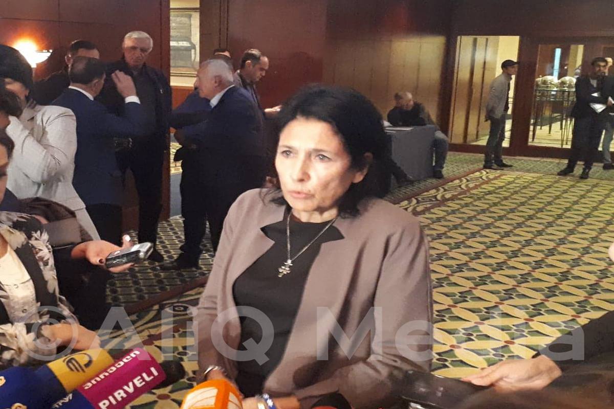 Այս պահին Լարսի այլընտրանքային ճանապարհի մասին խոսելն ավելորդ է. Զուրաբիշվիլի