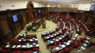 «ԱԺ կանոնակարգ» օրենքում փոփոխությունների նախագիծն ընդունվեց խիստ լարված նիստի ընթացքում