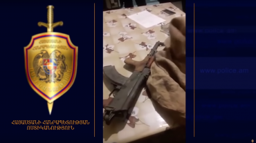 Քաղաքացին կամավոր հանձնել է 14 արկղ զենք-զինամթերք