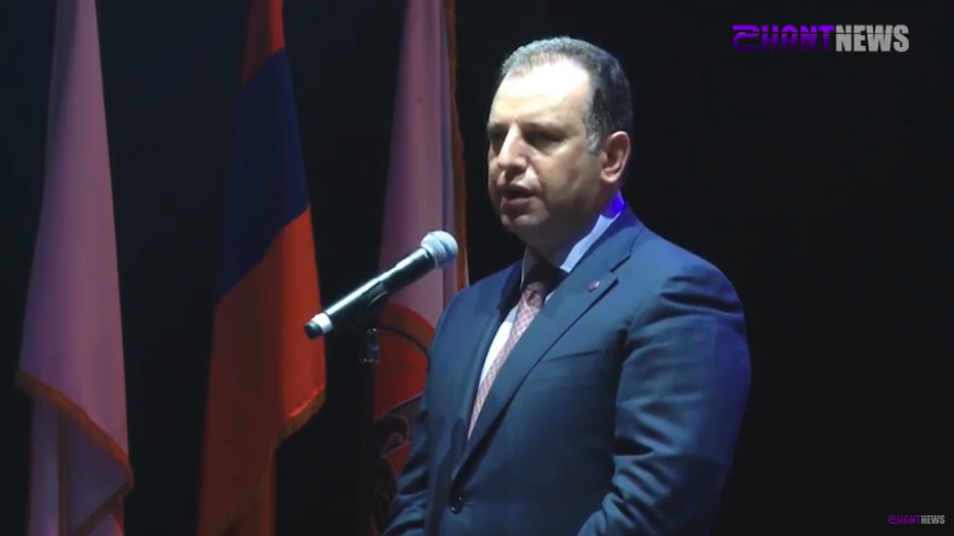 Եթե մեկի լեզուն պտտվում է իշխանության գալը և 6 ամիս ոչինչ չանելը համեմատել Արցախի հաղթանակի հետ, ուրեմն ինքը ոչինչ չի հասկանում․ Վիգեն Սարգսյան
