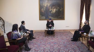 Կաթողիկոսն ընդունել է Արմավիրի մարզպետին
